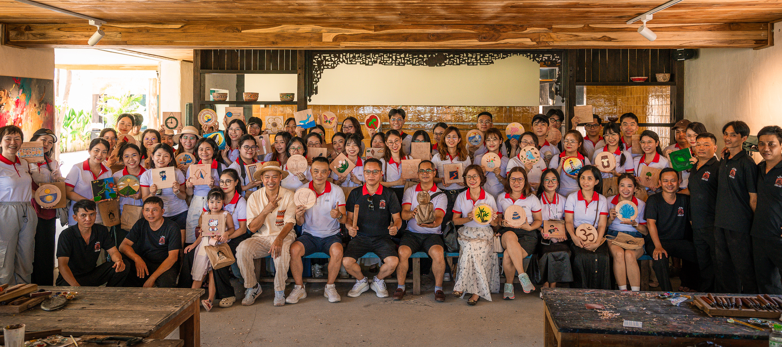 driftwood-village-aliat-wood-carving-workshop
