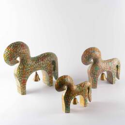 driftwood-village-bell-horse