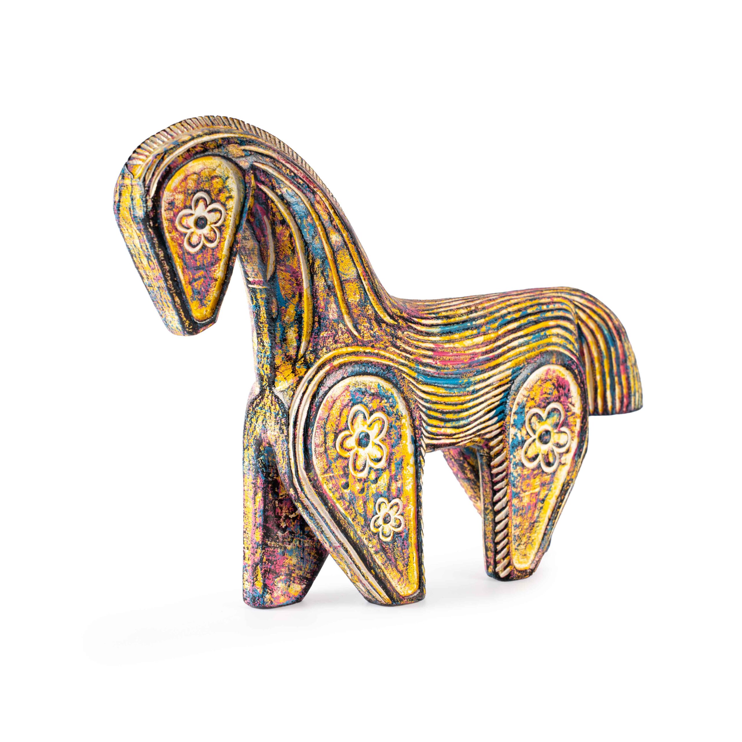 driftwood-village-elegant-horse-1