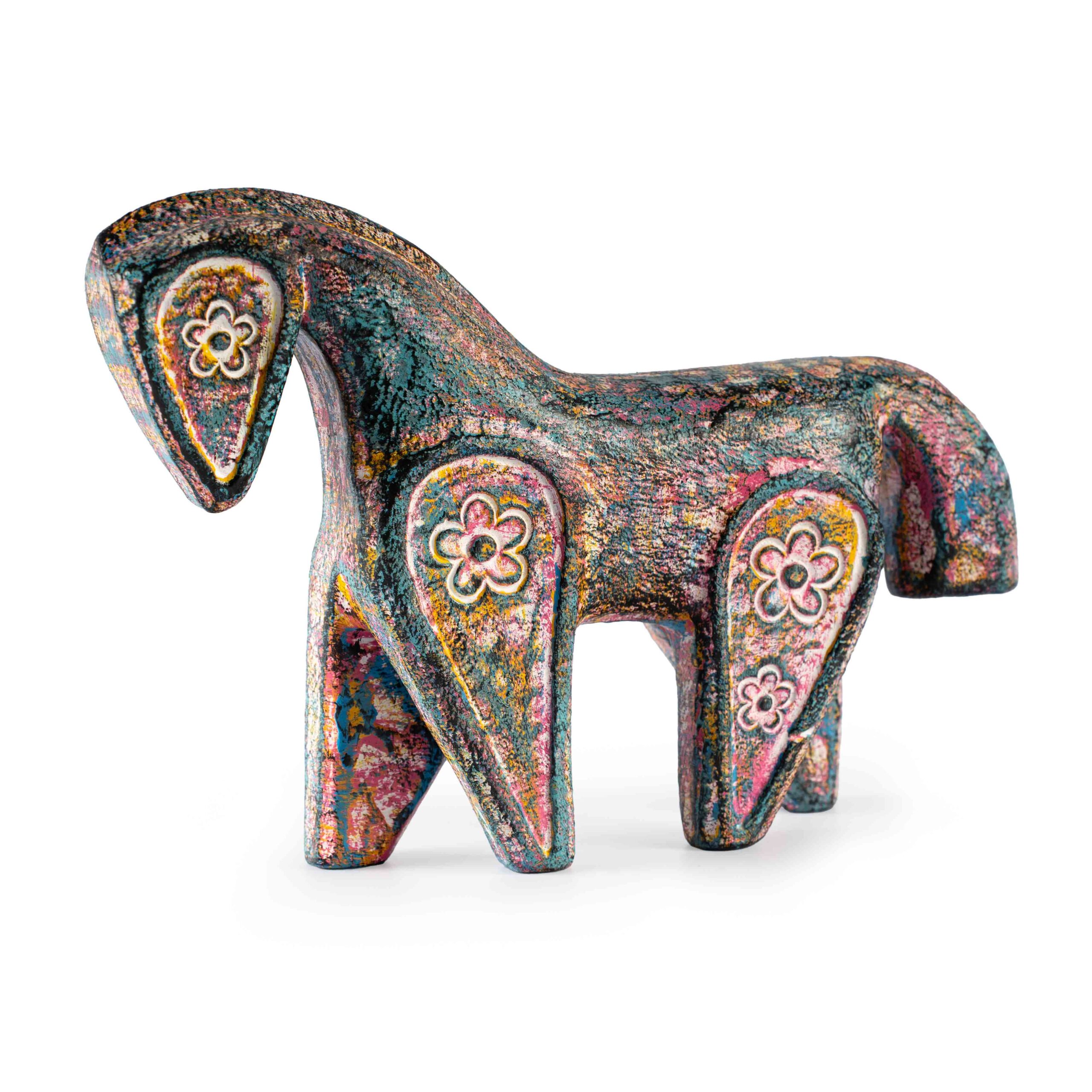 driftwood-village-elegant-horse-6