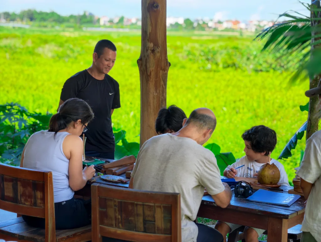 Lang-cui-lu-driftwood-village-Workshop-317